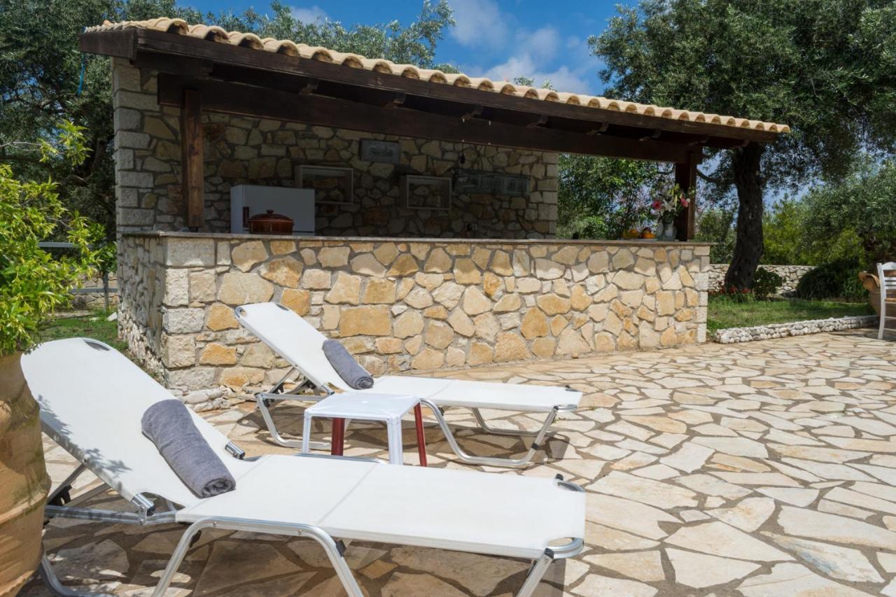 Elaia & No.4 * Gaios