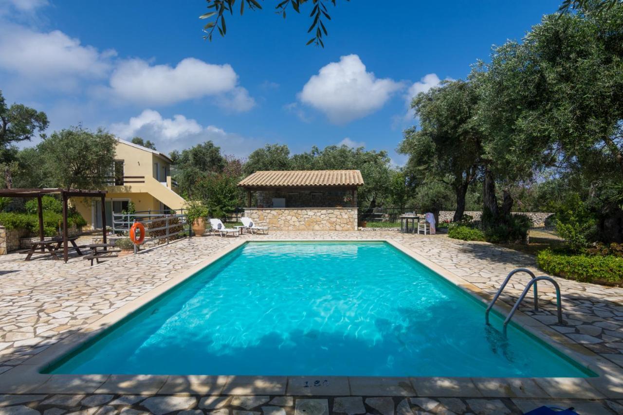 Elaia & No.4 Apartment Gaios